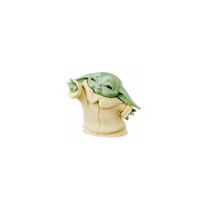 Figura Baby Yoda haciendo la fuerza The Mandalorian